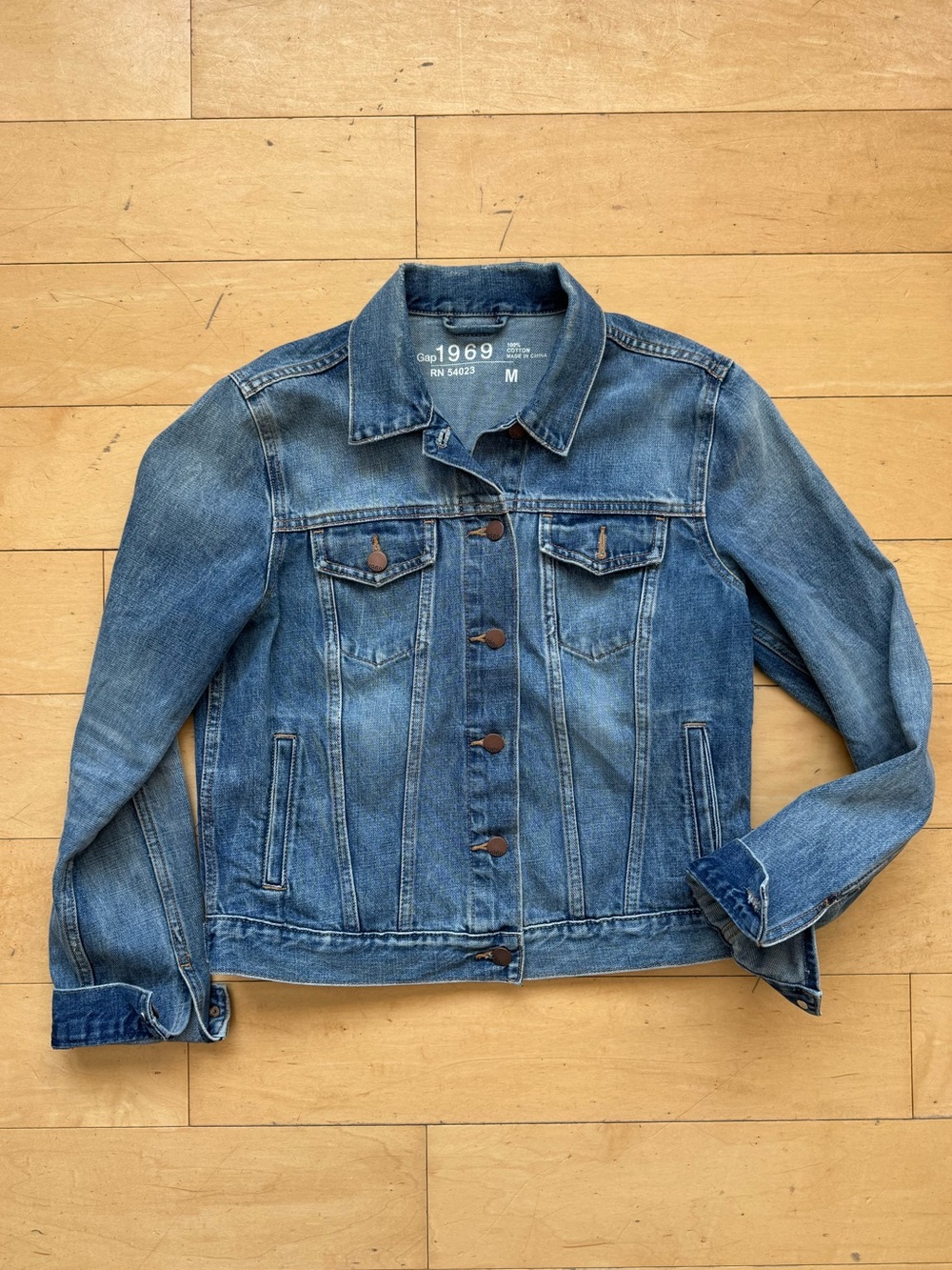 Gap 1969 Distressed Denim Jacket, Medium, Jean retro classic casual teacher
